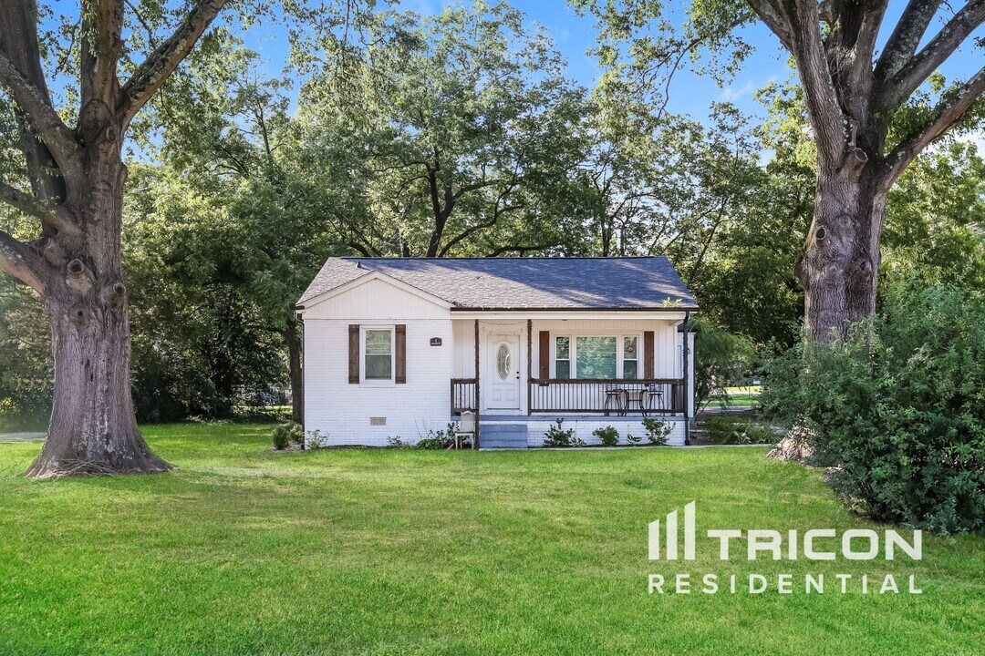 1 Roberta Rd in Concord, NC - Building Photo