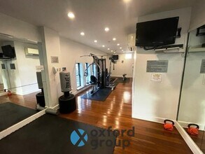 150 W 51st St in New York, NY - Building Photo - Building Photo