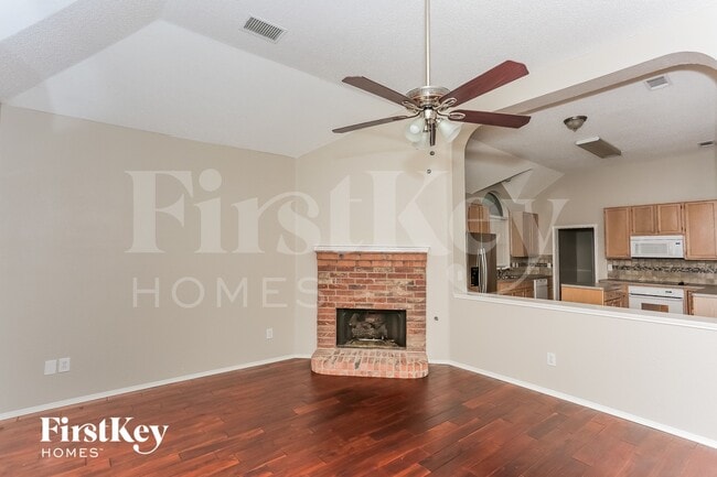 2136 Mahogany St in Flower Mound, TX - Foto de edificio - Building Photo