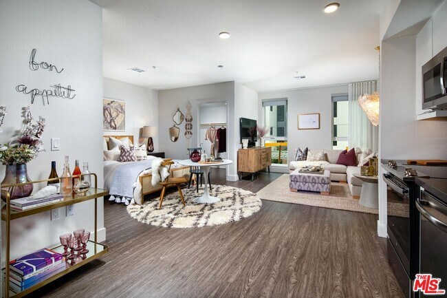 1101 N Main St in Los Angeles, CA - Foto de edificio - Building Photo