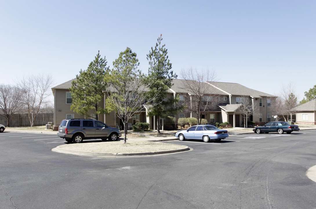 Cambridge Court Apartment Homes in Sapulpa, OK - Building Photo