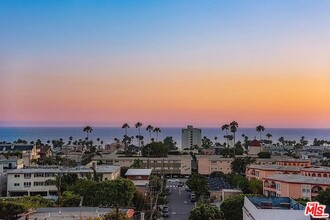 615 Pacific St in Santa Monica, CA - Building Photo - Building Photo