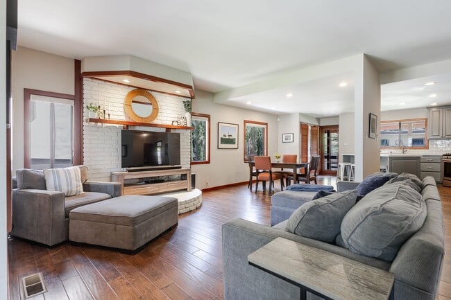 1542 Pepper Dr in Pasadena, CA - Building Photo - Building Photo