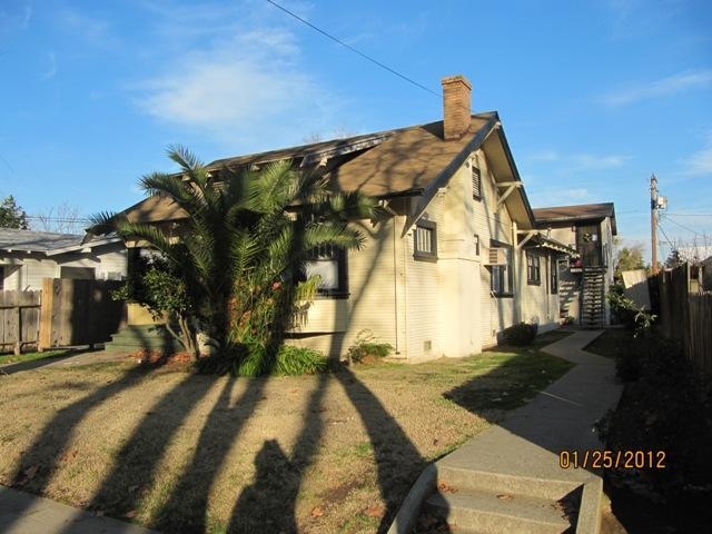 610 N School Rd in Lodi, CA - Foto de edificio