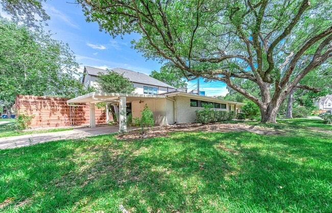 6825 Bellgreen Dr in Houston, TX - Building Photo - Building Photo