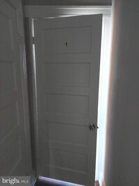 3219 E Monument St photo'