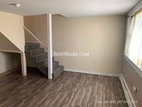 15 Elm St, Unit Apt #4 in Bangor, ME - Building Photo - Building Photo