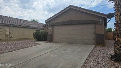 1017 E Pinto Ct in Gilbert, AZ - Foto de edificio - Building Photo