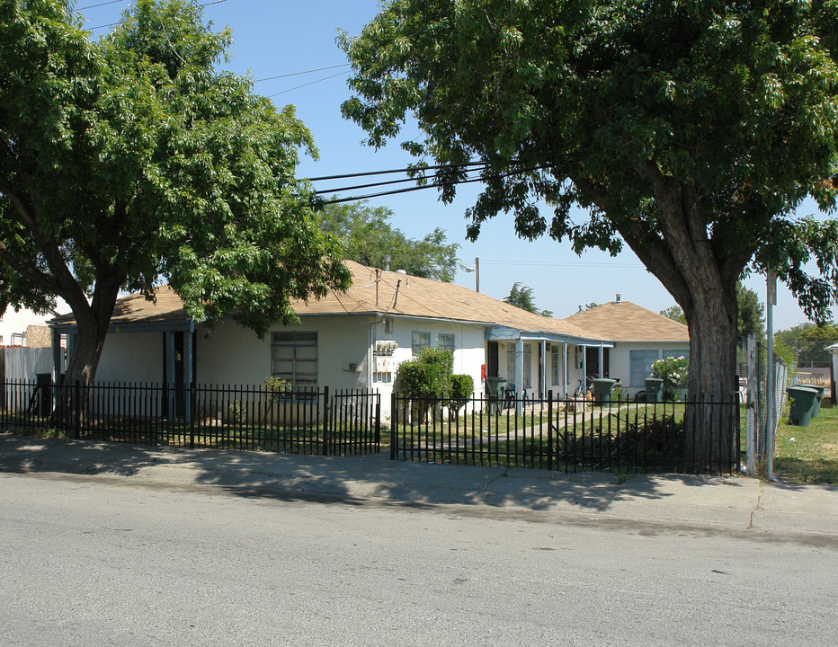 30 West Blvd in Pittsburg, CA - Foto de edificio