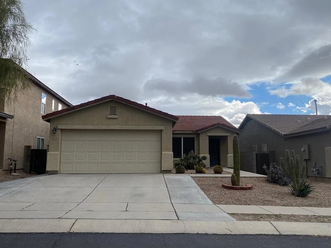 9324 N Red Diamond Ave