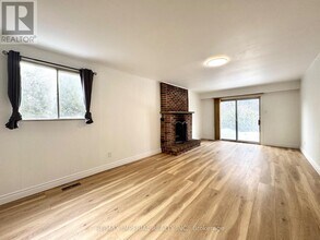 70 Ramona Blvd in Markham, ON - Building Photo - Building Photo