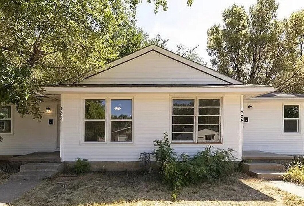 1726 S Yale St in Wichita, KS - Building Photo