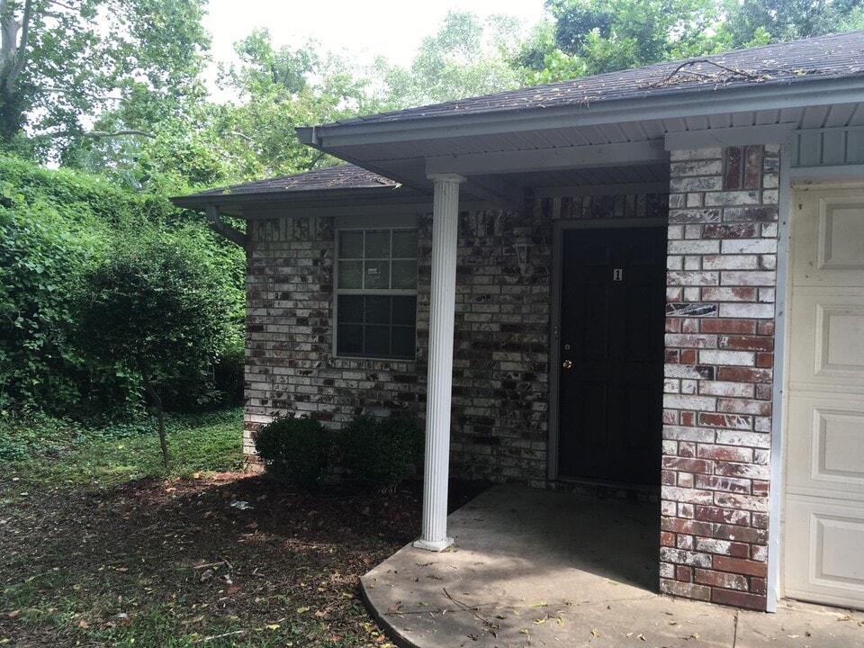 315 Valley Dr-Unit -315-1 in Russellville, AR - Building Photo