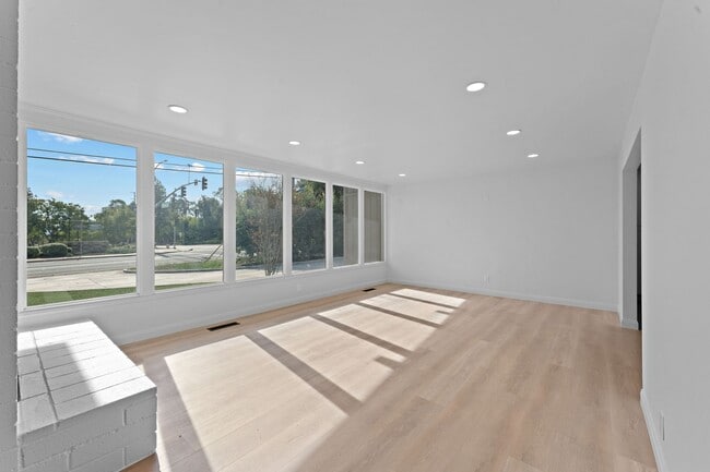 608 E 17th Ave in Escondido, CA - Building Photo - Building Photo