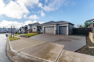 8989 N Kale Cir in Camas, WA - Building Photo - Building Photo