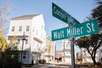 553 Cooper Village Ln in Mount Pleasant, SC - Building Photo - Building Photo