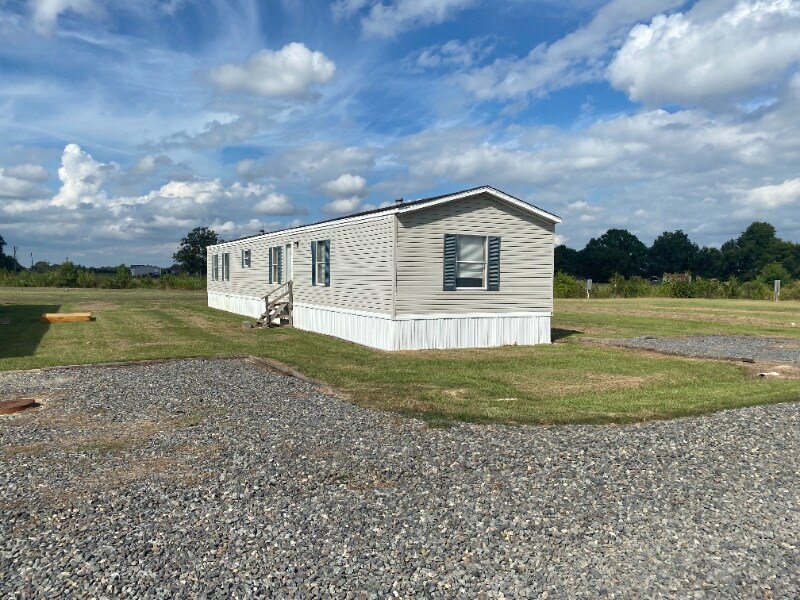 768 Le Bois D'Arc Rd in Ville Platte, LA - Building Photo