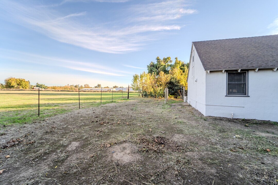 1358-1372 Dewsnup Ave in Gridley, CA - Building Photo