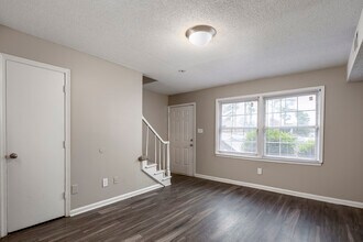 Retreat at Broad River in Columbia, SC - Building Photo - Interior Photo