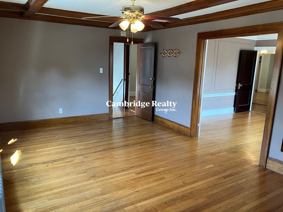 93 Hillside Rd, Unit 2 in Watertown, MA - Building Photo