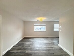 11 Langdon St, Unit 201 in Everett, MA - Building Photo - Building Photo