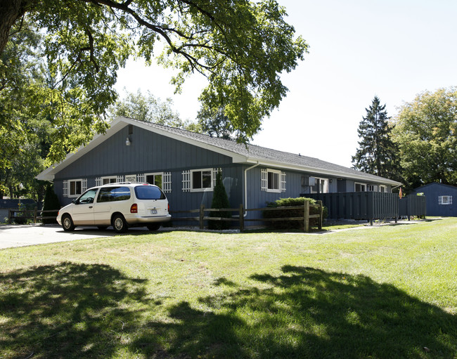 Meridian Woods in Haslett, MI - Foto de edificio - Building Photo