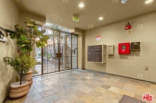 12104 Hoffman St in Los Angeles, CA - Building Photo - Building Photo