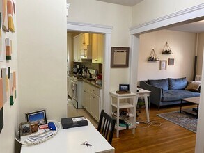 17 Short St, Unit 2 in Brookline, MA - Building Photo - Building Photo