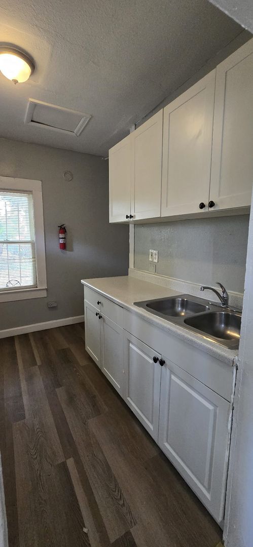 2401 Mallory Ave in Tampa, FL - Building Photo - Building Photo