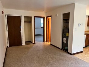 61 Aspetuck Vlg in New Milford, CT - Building Photo - Building Photo