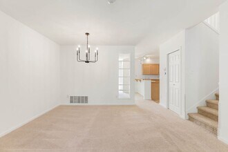15855 NE 92nd Way in Redmond, WA - Building Photo - Building Photo