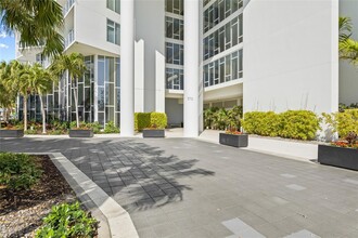 175 1st St S in St. Petersburg, FL - Building Photo - Building Photo