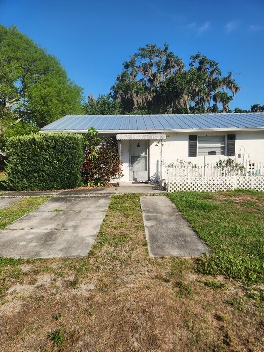 5787 US-441 in Okeechobee, FL - Foto de edificio