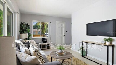 325 42nd Ave N in St. Petersburg, FL - Building Photo - Building Photo