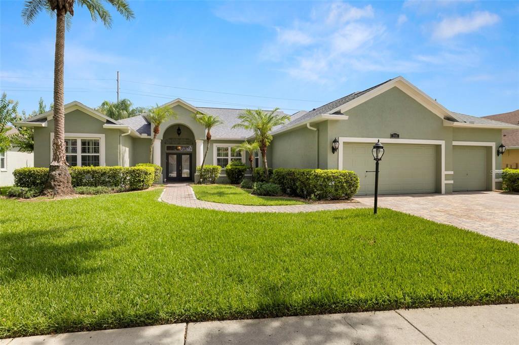 3916 Valrico Grove Dr in Valrico, FL - Building Photo