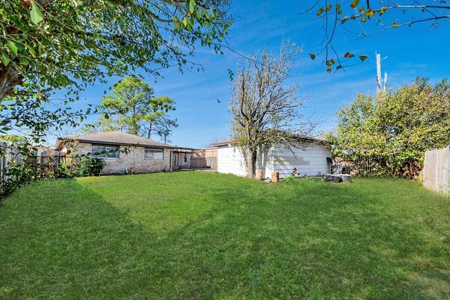 property at 8011 La Roche Ln