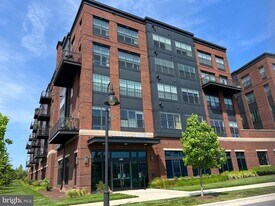 502 Diamondback Dr, Unit 505 in Gaithersburg, MD - Building Photo