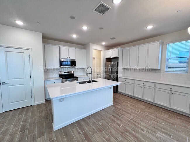 1459 Farmhouse Ln in Clovis, CA - Building Photo - Building Photo