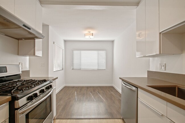 1043 5th St, Unit 03 in Santa Monica, CA - Building Photo - Building Photo