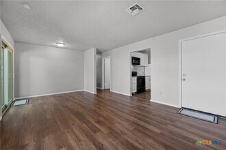 1524 Eichen Rd in New Braunfels, TX - Building Photo - Building Photo