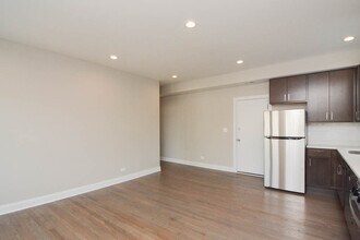 3409 W Fullerton Ave, Unit M07H in Chicago, IL - Foto de edificio - Building Photo