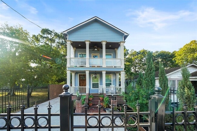 property at 1420 E 31st St