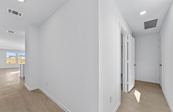 3824 Swift Fox Rd in New Braunfels, TX - Foto de edificio - Building Photo