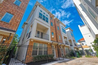 3406 La Branch St, Unit La Branch in Houston, TX - Foto de edificio - Building Photo