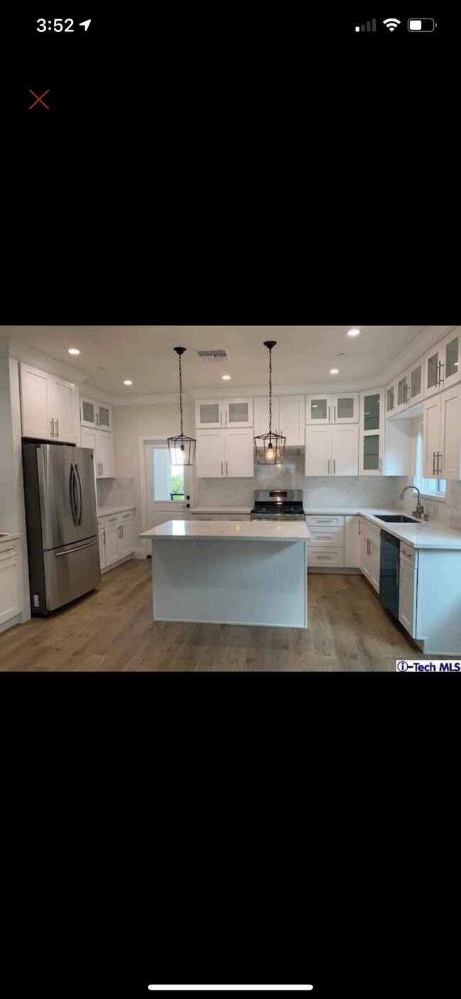 10303 Pinyon Ave in Tujunga, CA - Building Photo - Building Photo