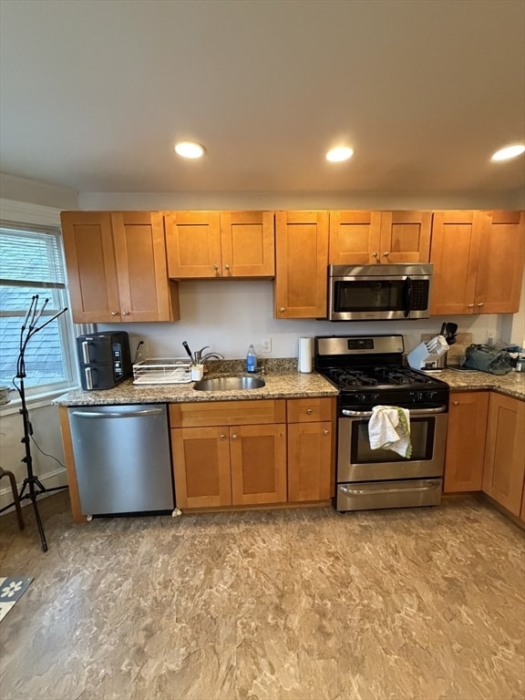 290 Adams St in Abington, MA - Building Photo - Building Photo