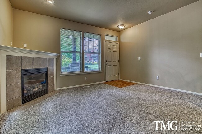 1494 NE Redspire Ln in Hillsboro, OR - Building Photo - Building Photo