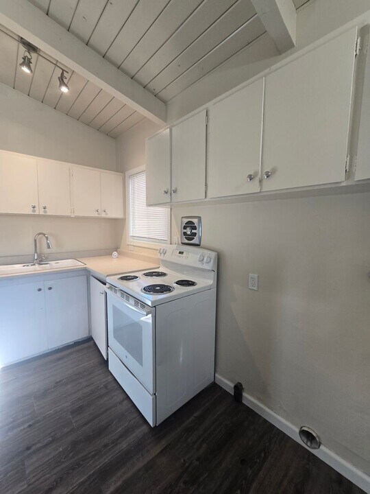 2428 Union Ave in Klamath Falls, OR - Building Photo