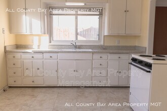 823 6th Ave in Crockett, CA - Building Photo - Building Photo