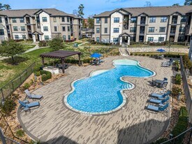 West Creek Apartments in Conroe, TX - Building Photo